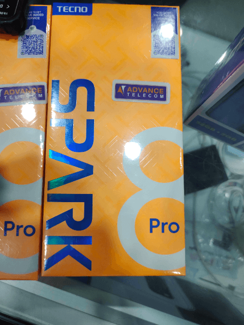 Spark 8 pro