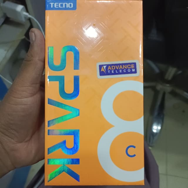 Spark 8C 4/128